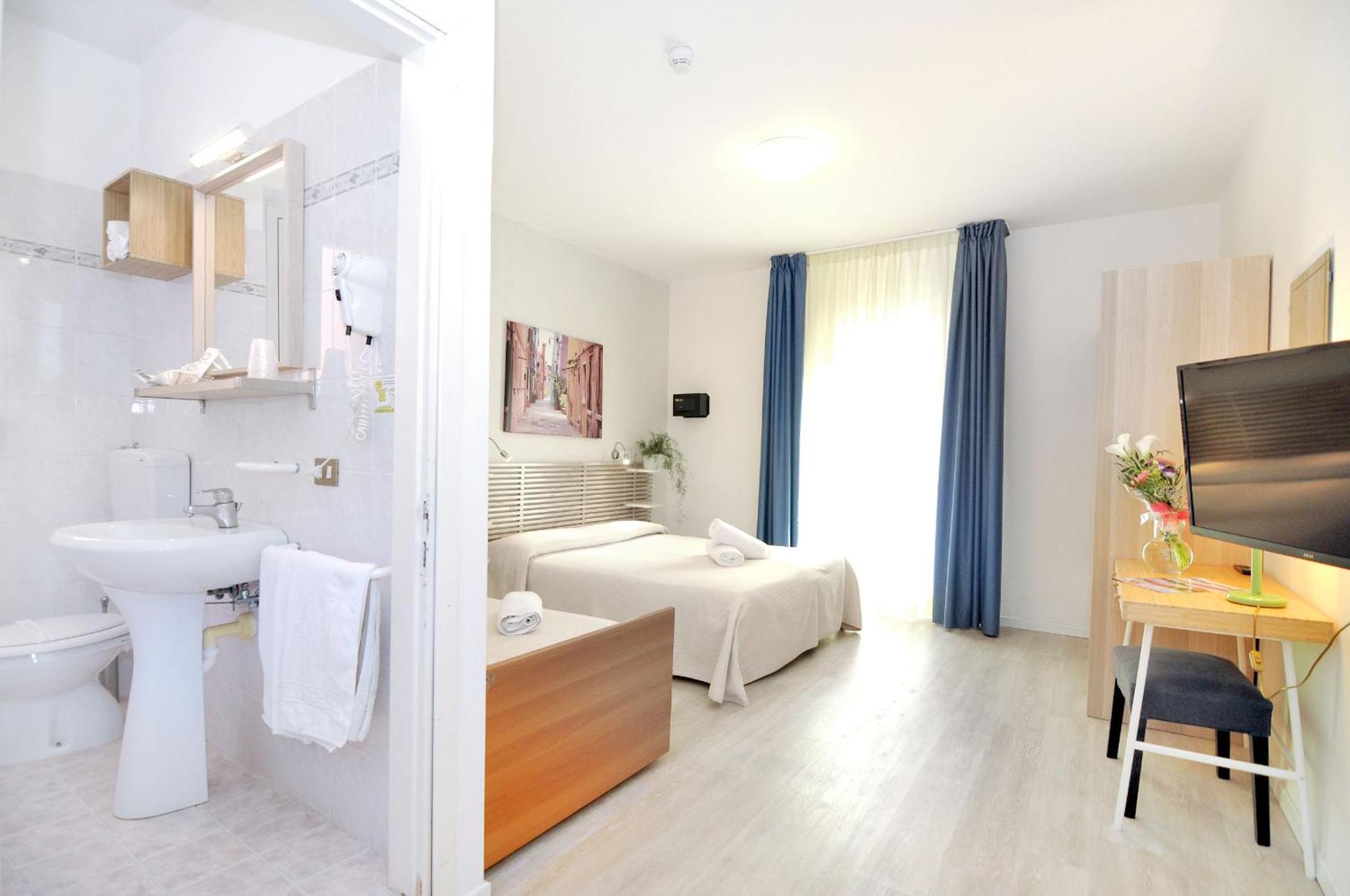 Hotel Rex กาออร์เล ภายนอก รูปภาพ